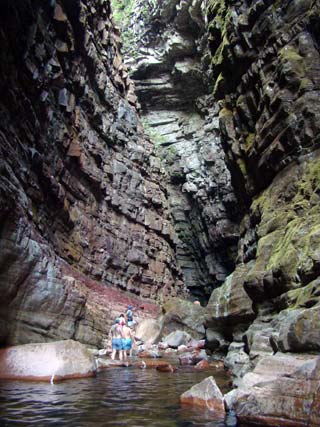 Cueva de Kavac en Venezuela - Suramérica | ***PHOTO BY ANTONIO HITCHER*** (todos los derechos reservados)